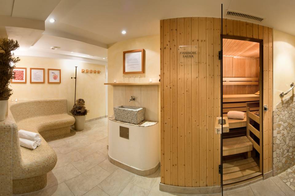 Finnische Sauna im Wellnessbereich